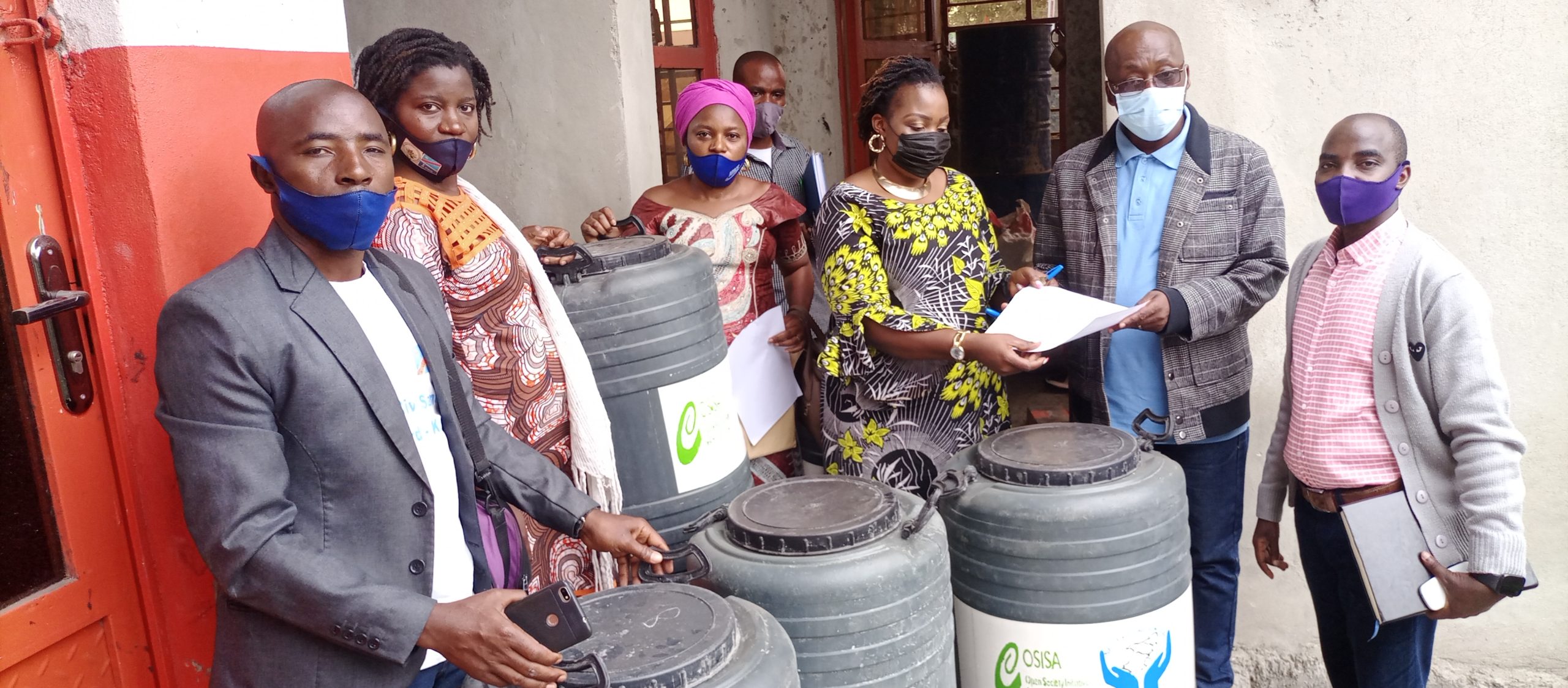 Goma: la société civile santé dote la Zone de santé de Karisimbi de 40 Tanks pour renforcer la lutte contre le covid-19