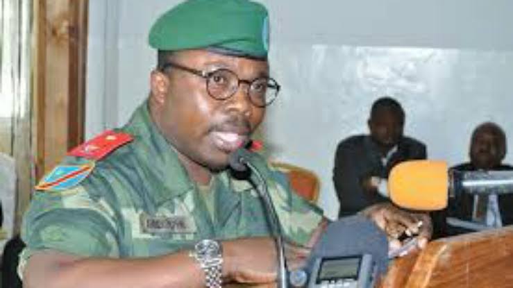 You are currently viewing RDC : Le Général Delphin Kahimbi est mort sous une suspension de la DGM